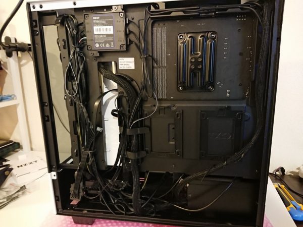 Nzxt H510 Elite 自作pc組み立て編 配線 裏配線 Hdd取付 起動編 カニバリblog